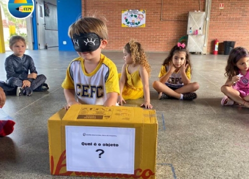 Na “Semana das Crianças”, os alunos participaram da brincadeira: QUE OBJETO É ESSE?